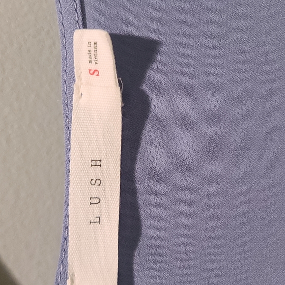 Lush Blouse - Picture 2 of 6